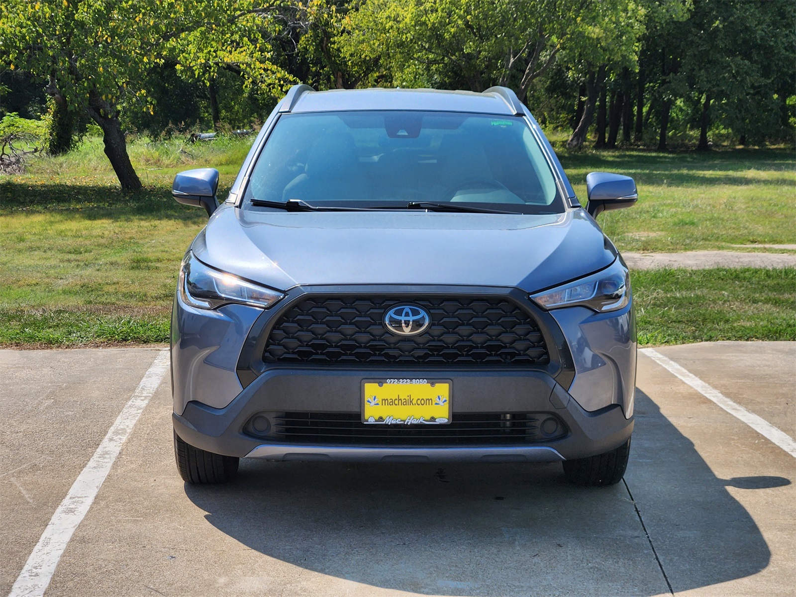 2022 Toyota Corolla Cross LE photo 2