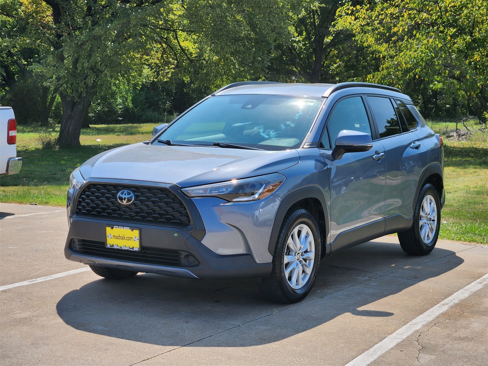 2022 Toyota Corolla Cross LE photo 3