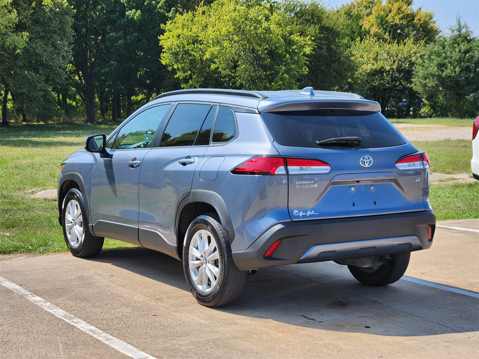 2022 Toyota Corolla Cross LE photo 4