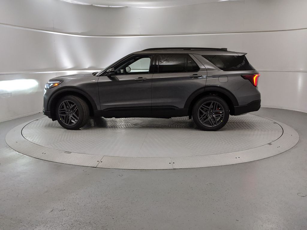 2025 Ford Explorer ST-Line photo 3