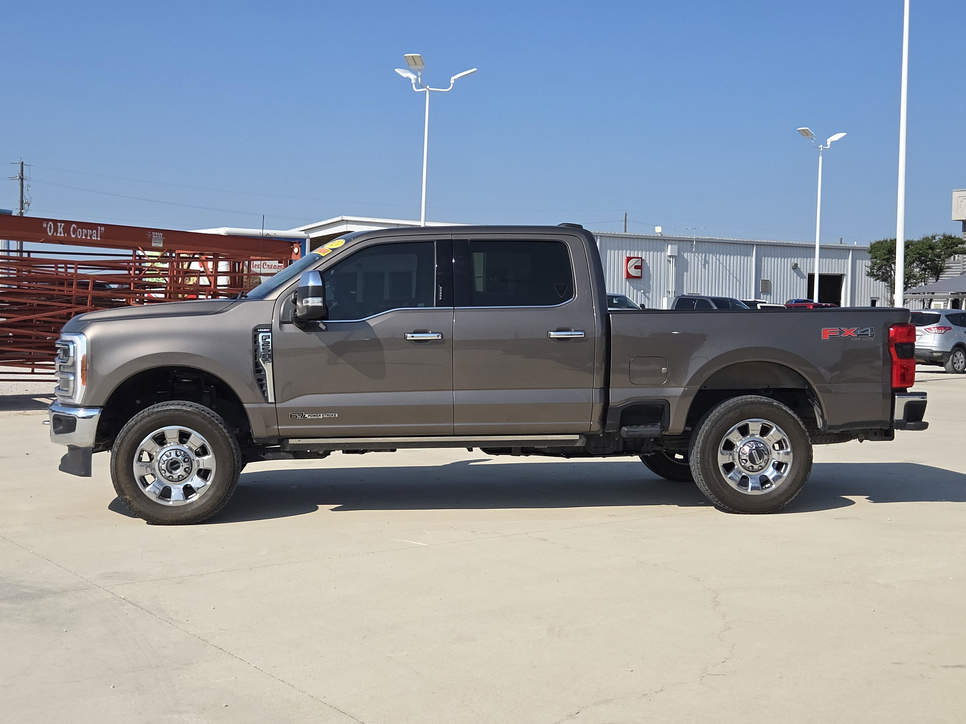 2023 Ford F-250 Lariat photo 3