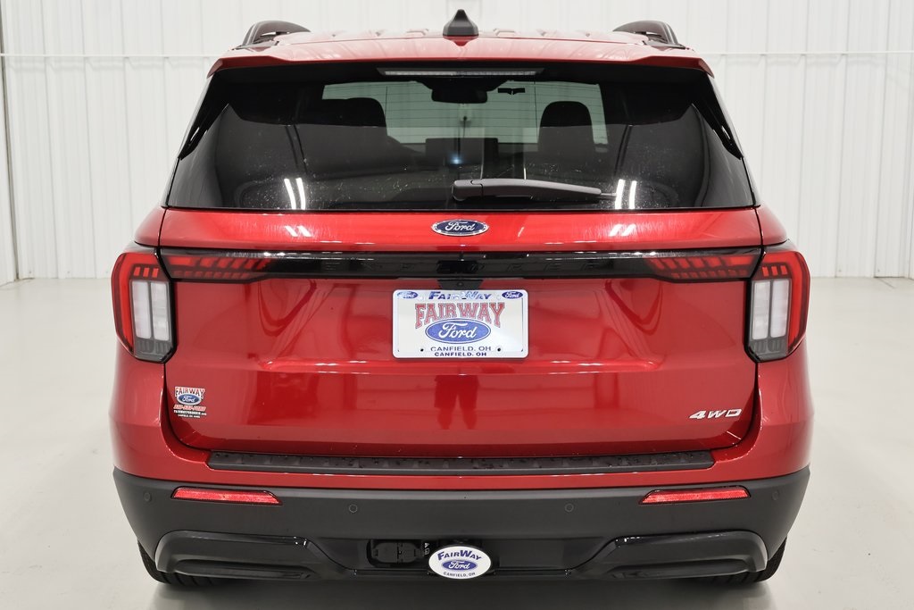 2025 Ford Explorer ST-Line photo 4