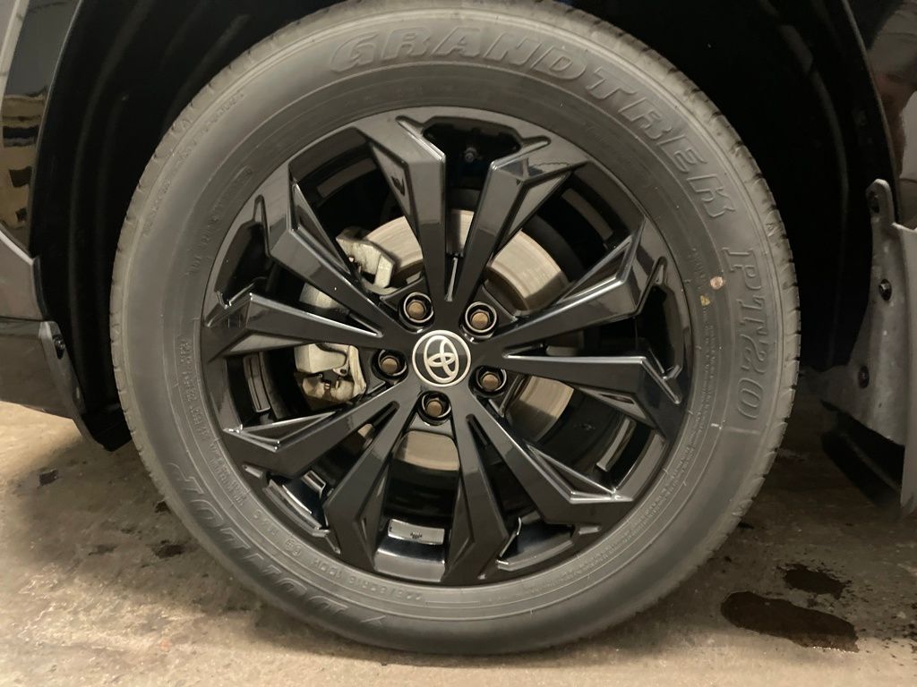 2024 Toyota RAV4 Hybrid XSE photo 7