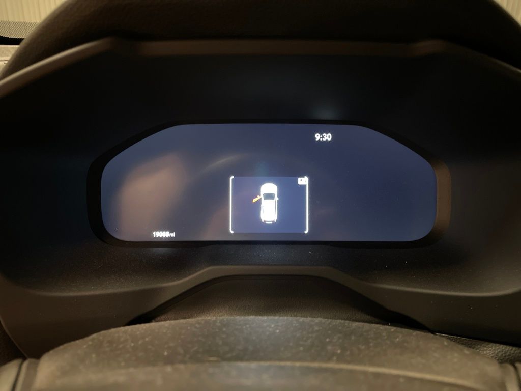 2024 Toyota RAV4 Hybrid XSE photo 9
