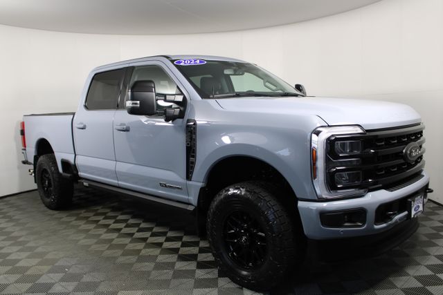 Used 2024 Ford F-250 Super Duty Lariat with VIN 1FT8W2BT1RED37555 for sale in Kansas City