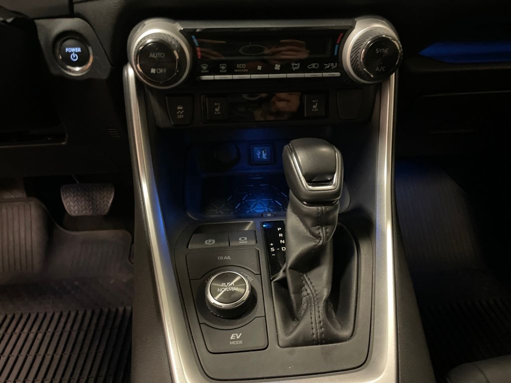 2024 Toyota RAV4 Hybrid XSE photo 12