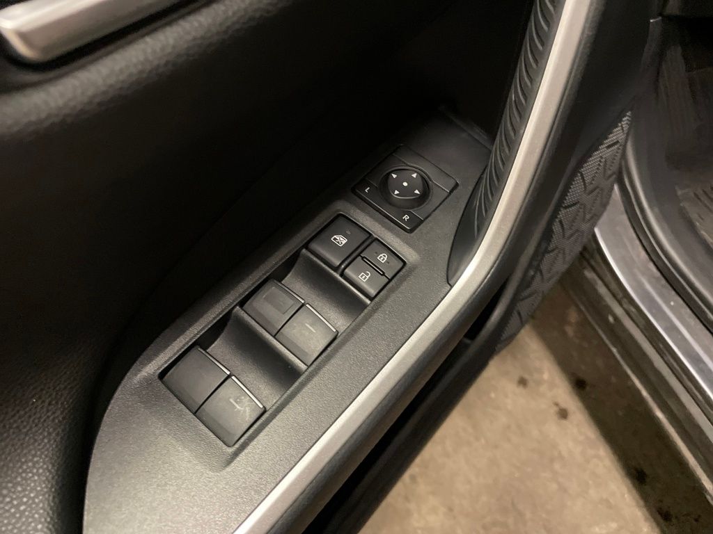 2024 Toyota RAV4 Hybrid XSE photo 15