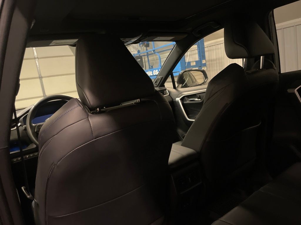 2024 Toyota RAV4 Hybrid XSE photo 18
