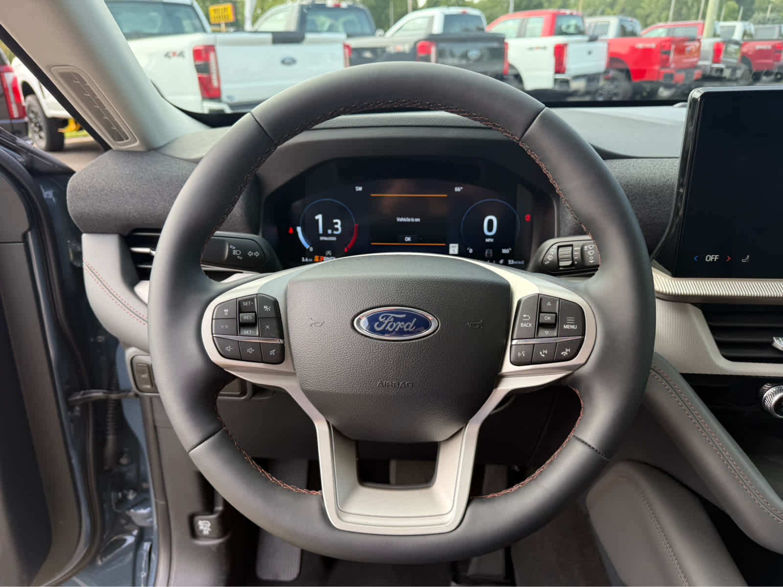 2025 Ford Explorer photo 7