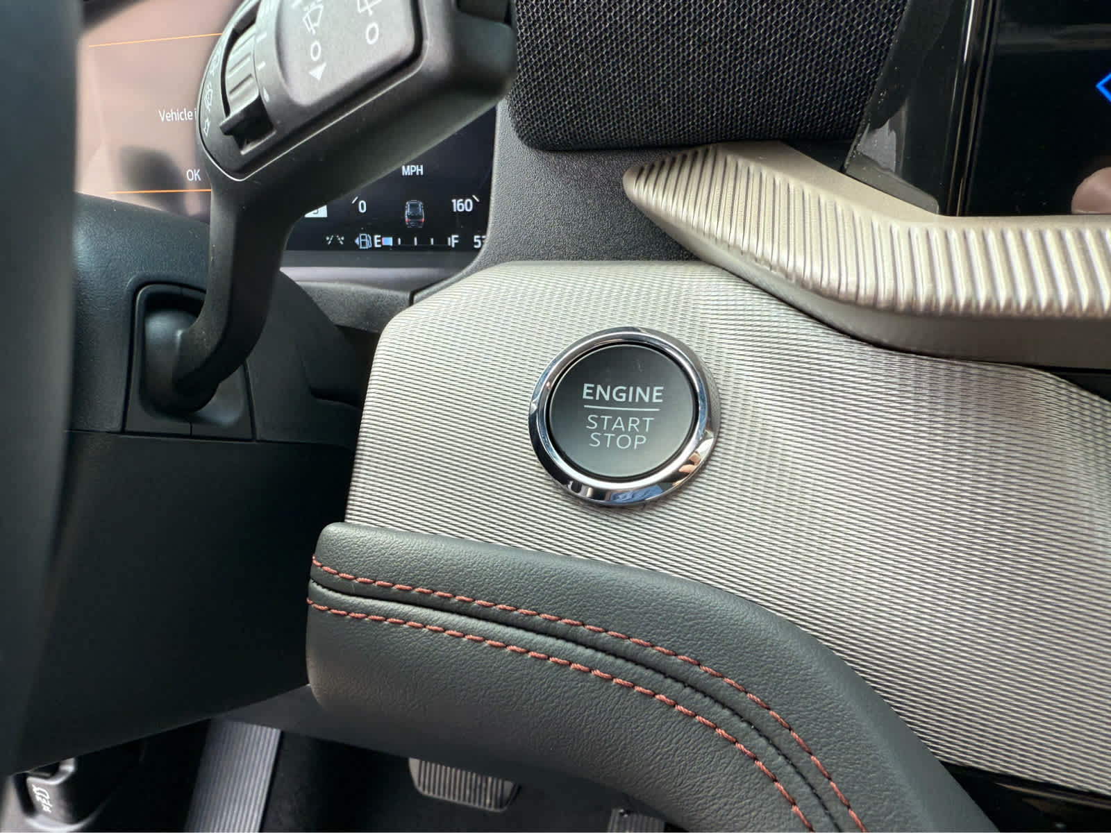 2025 Ford Explorer photo 10