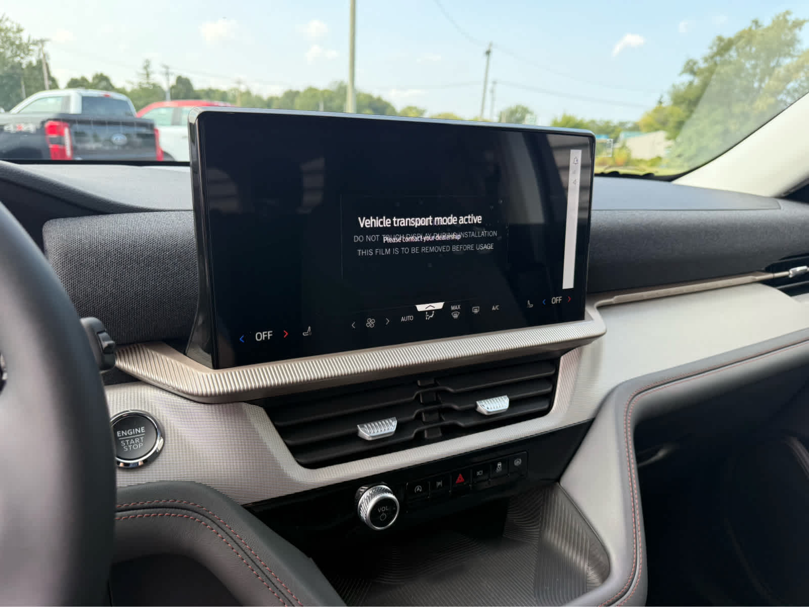 2025 Ford Explorer photo 11