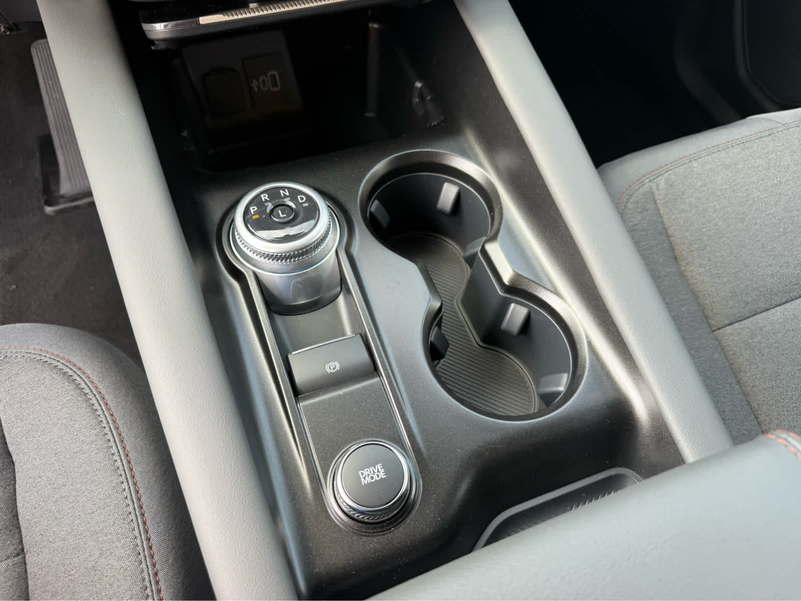 2025 Ford Explorer photo 12