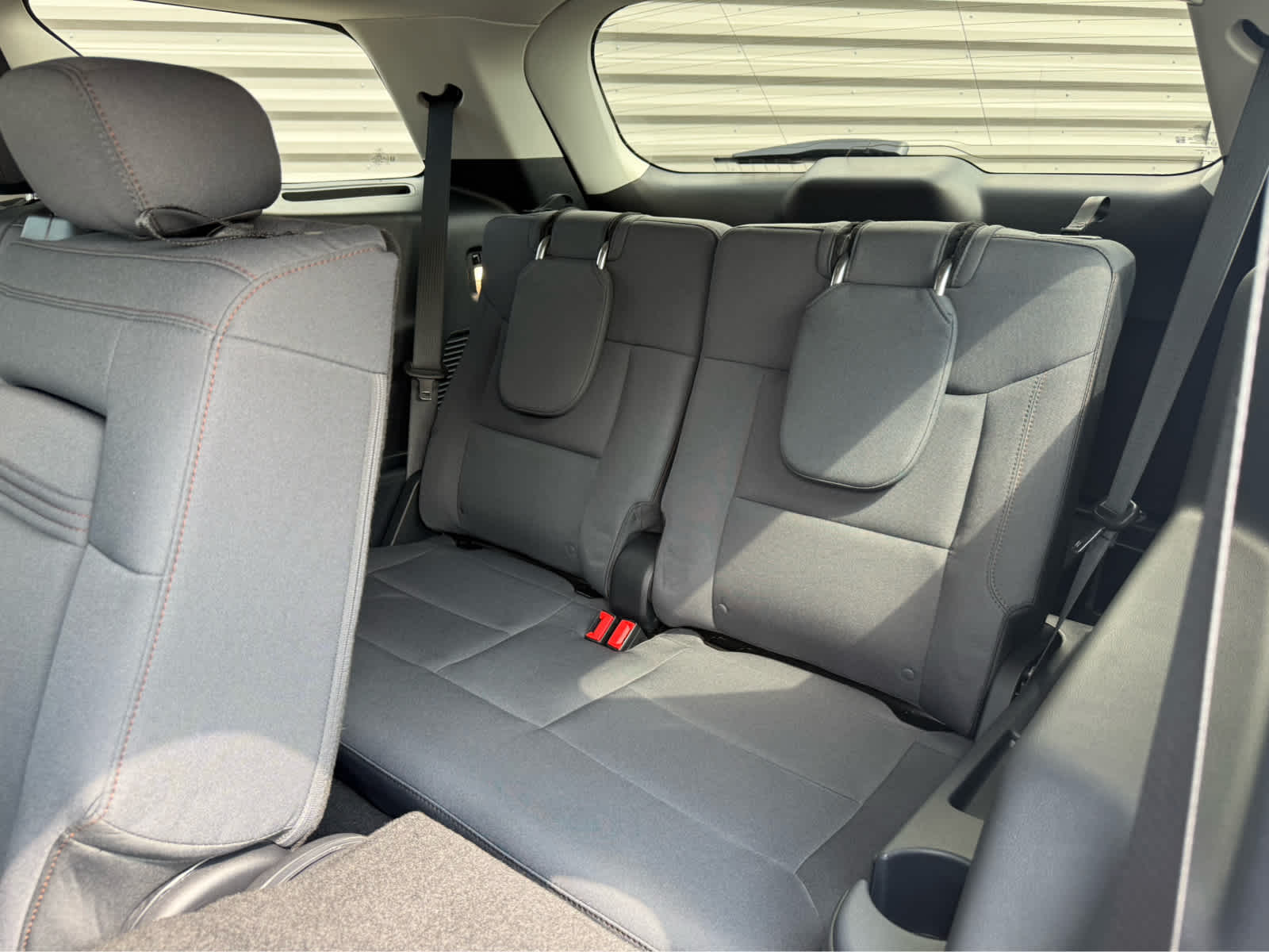 2025 Ford Explorer photo 16