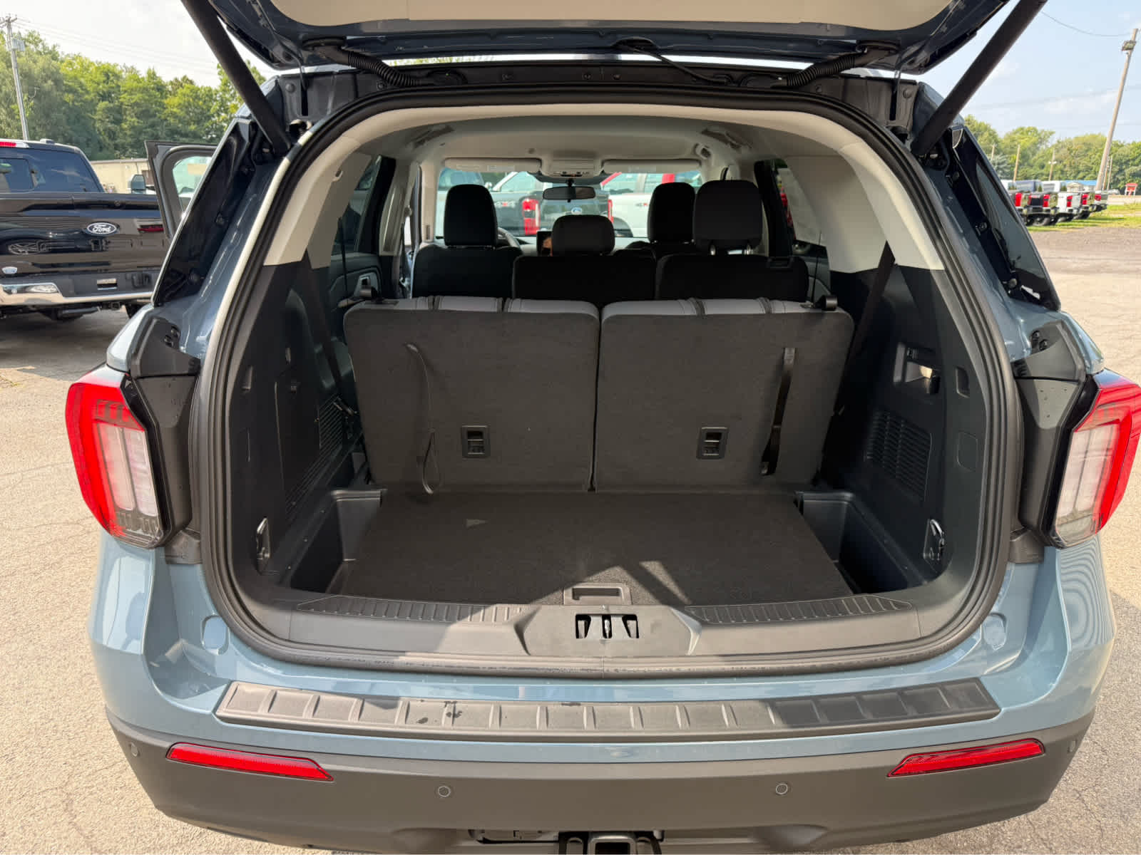 2025 Ford Explorer photo 17