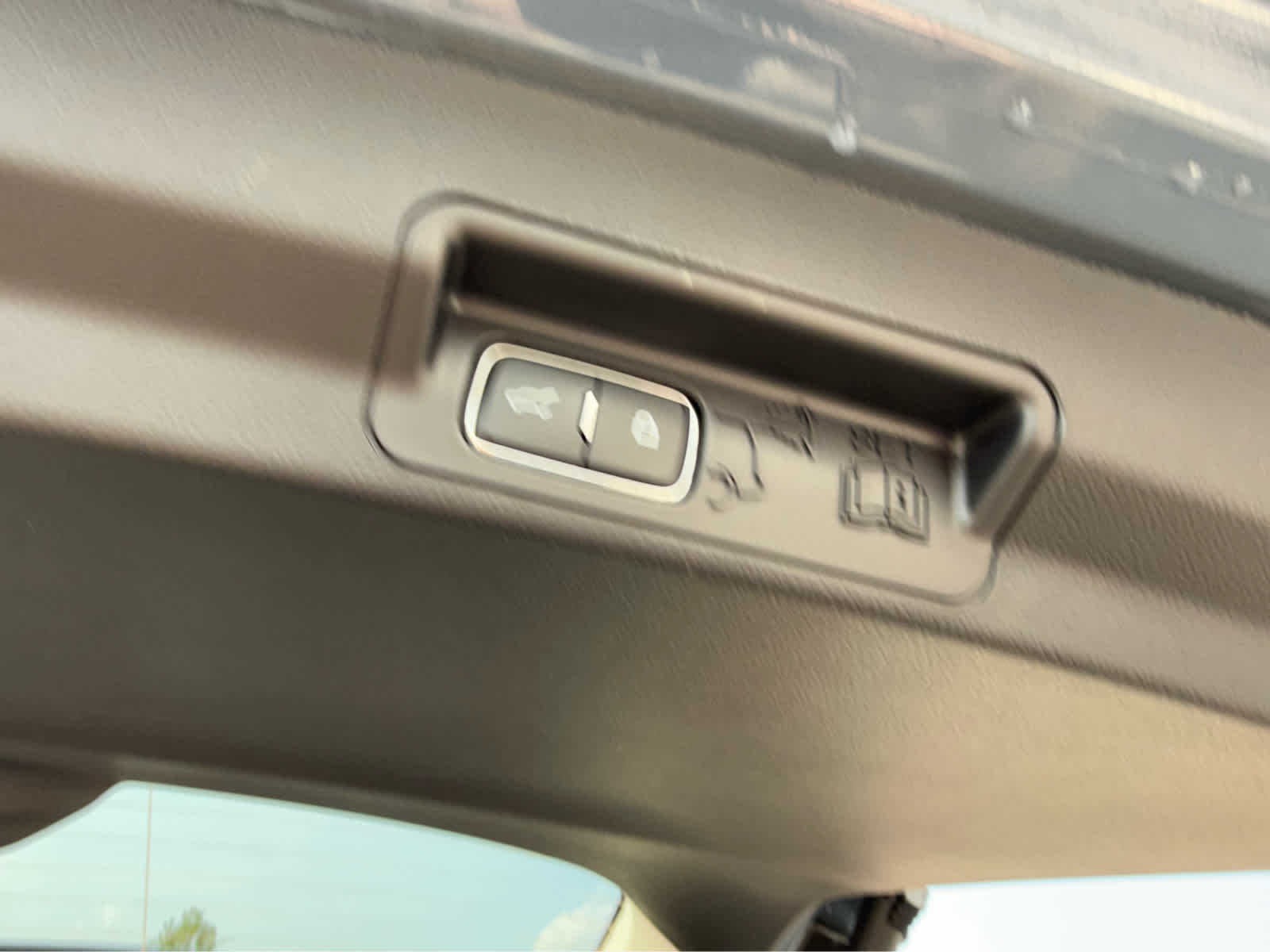 2025 Ford Explorer photo 19