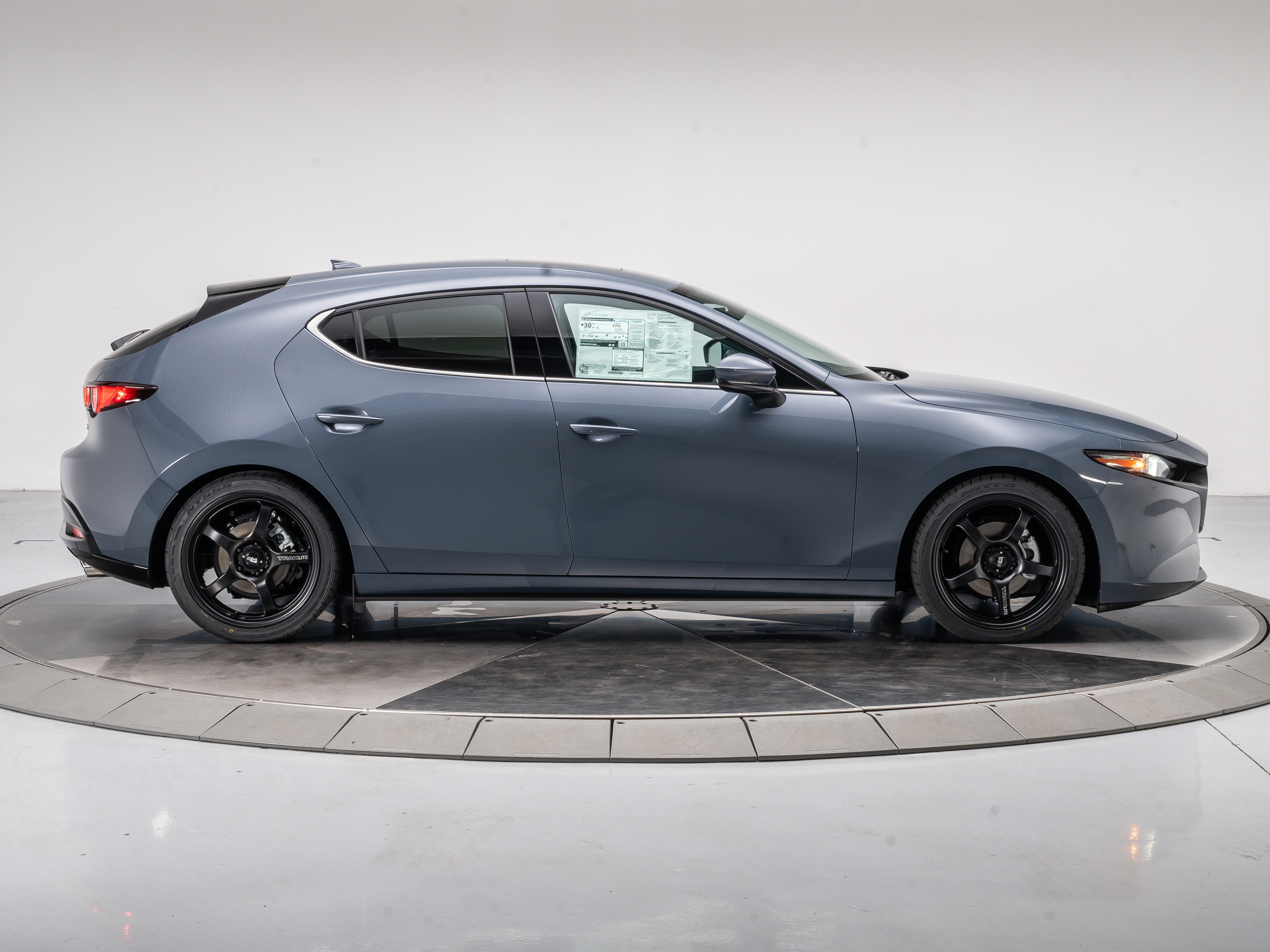 2025 Mazda Mazda3 Premium - Photo 6