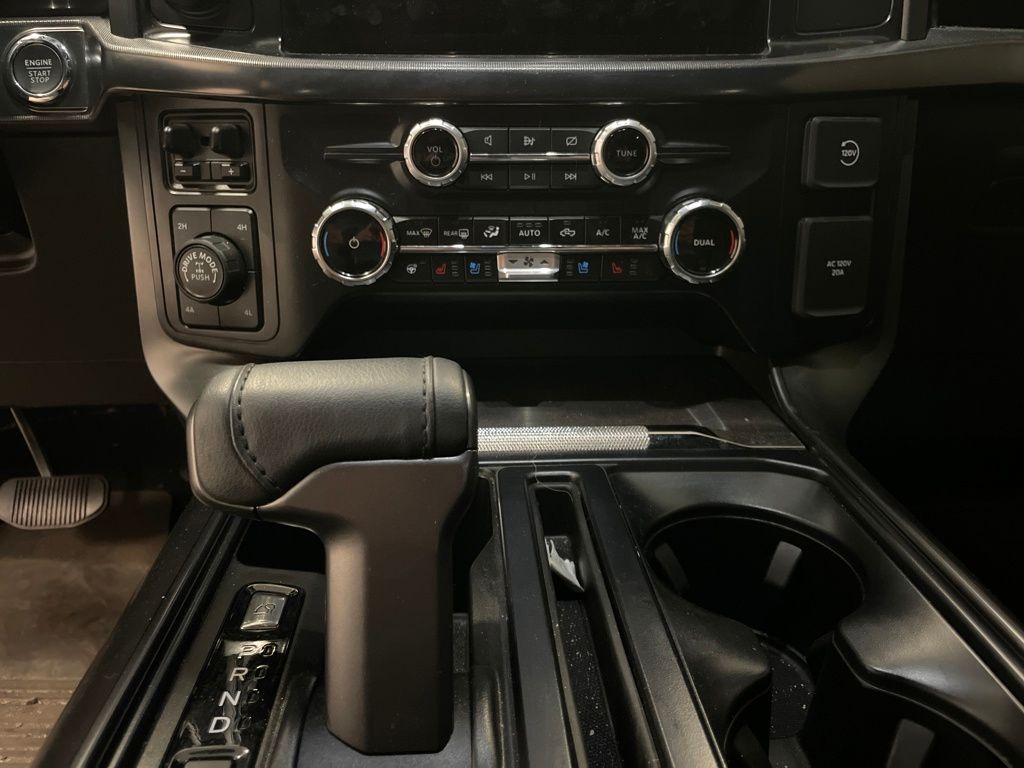 2024 Ford F-150 Lariat photo 12