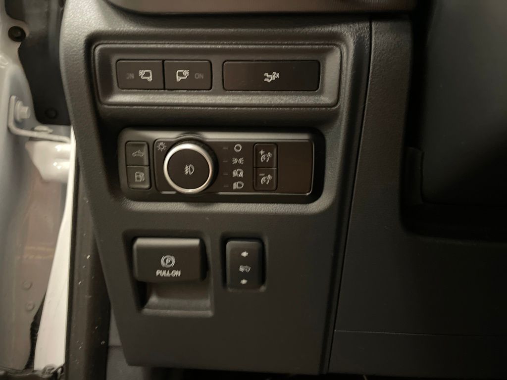 2024 Ford F-150 Lariat photo 13