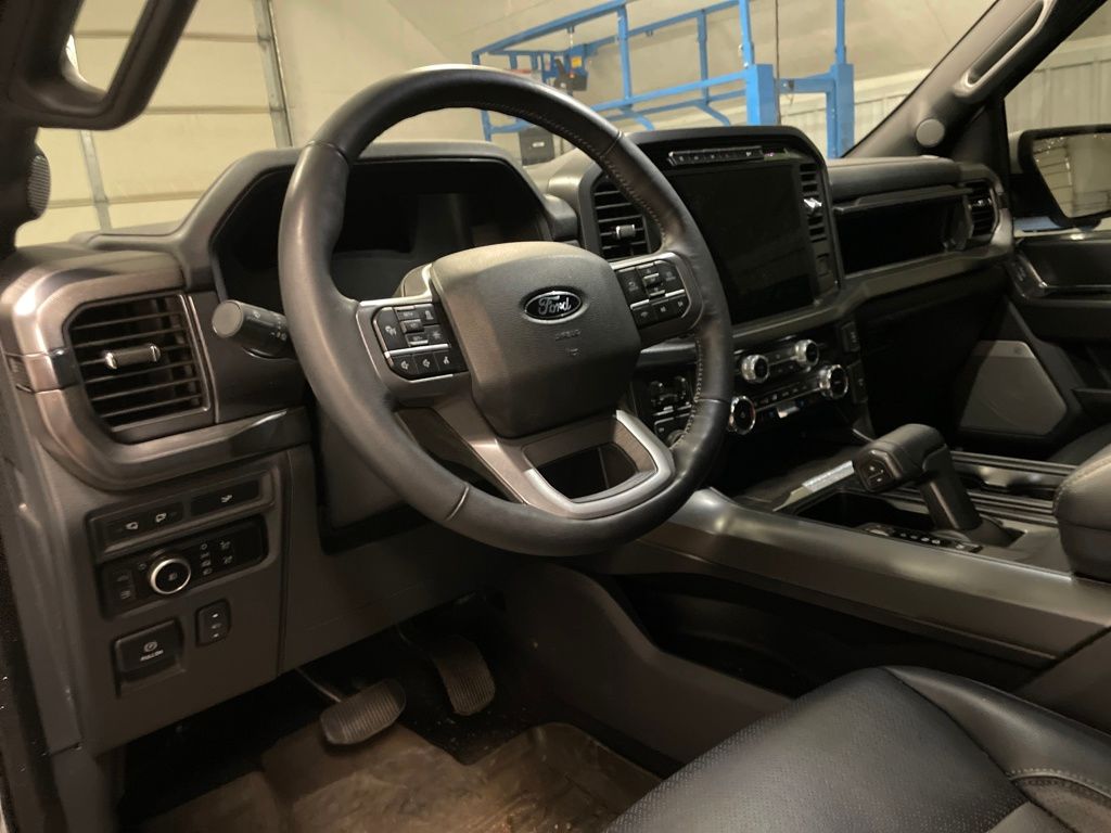 2024 Ford F-150 Lariat photo 17