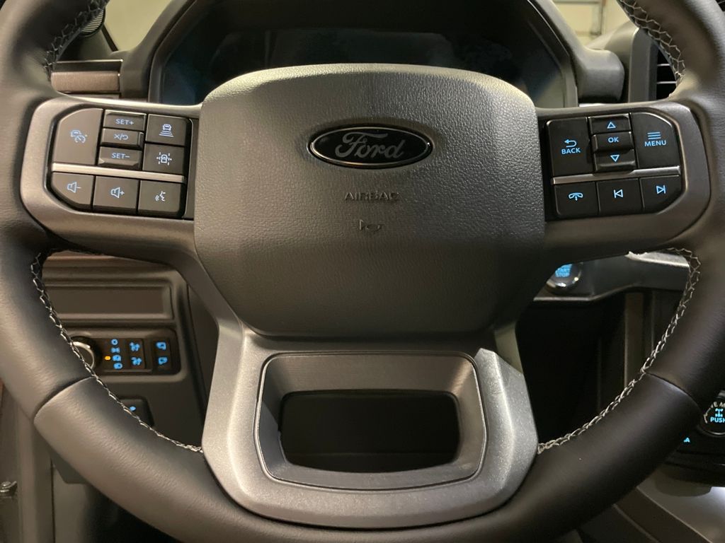 2025 Ford F-150 Lariat photo 5