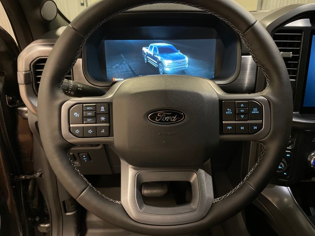 2025 Ford F-150 Lariat photo 7