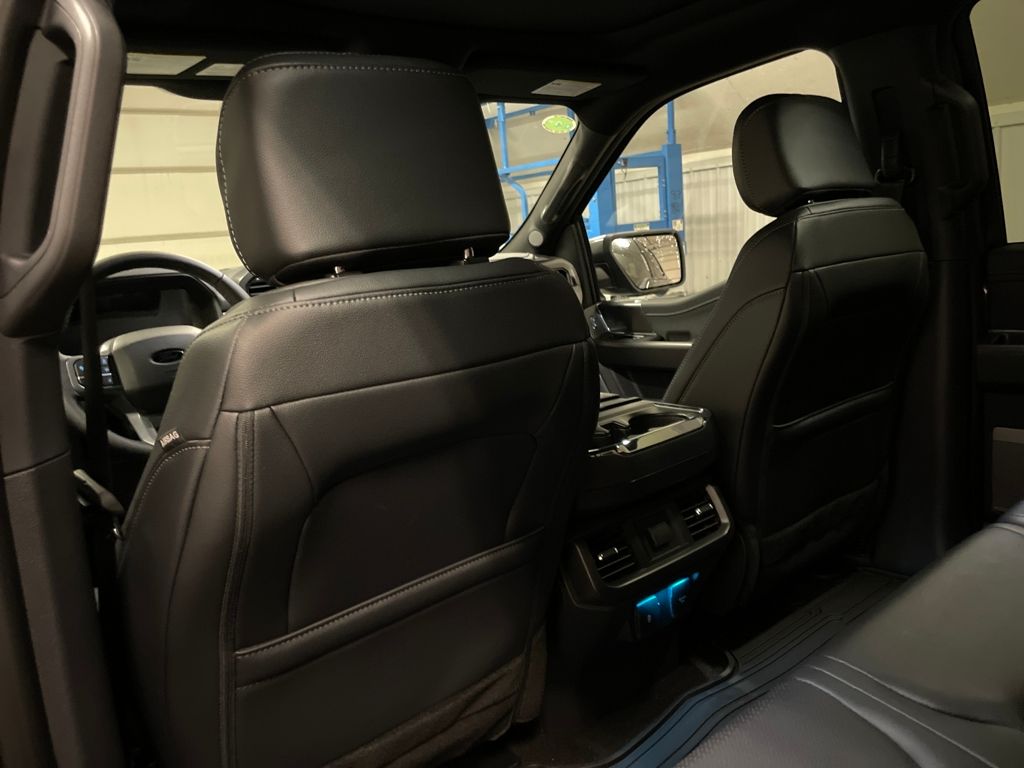 2025 Ford F-150 Lariat photo 16