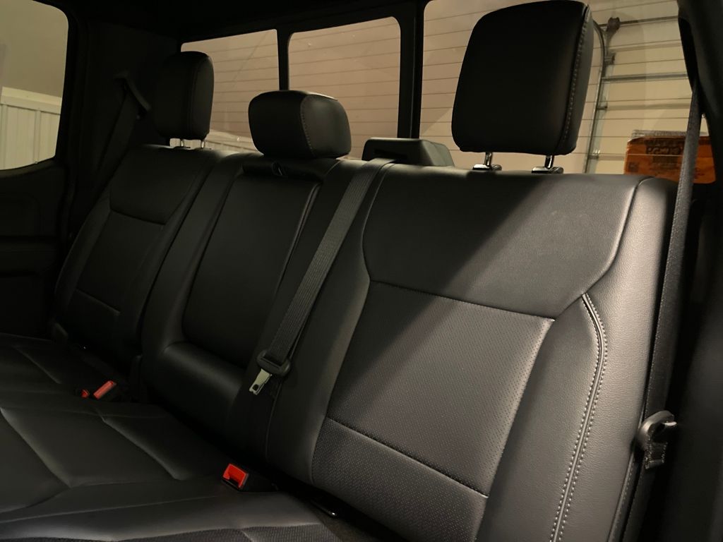 2025 Ford F-150 Lariat photo 17