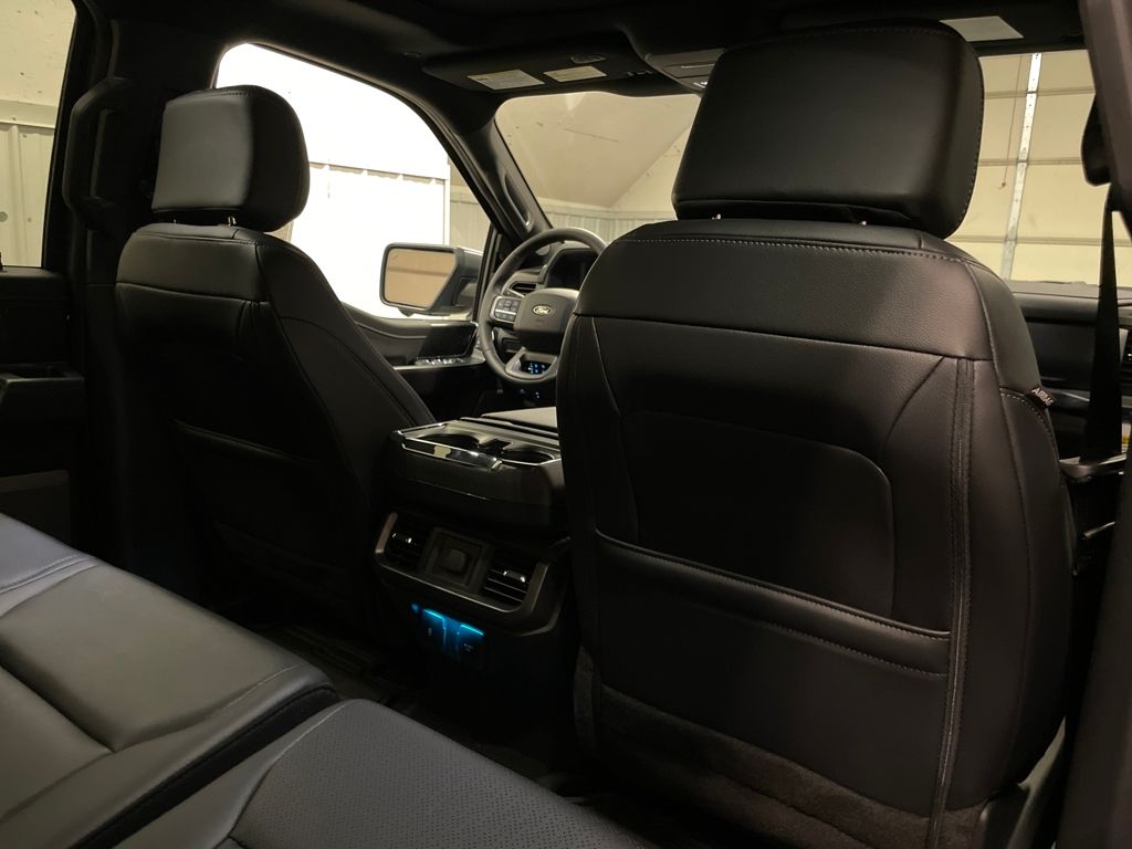 2025 Ford F-150 Lariat photo 19