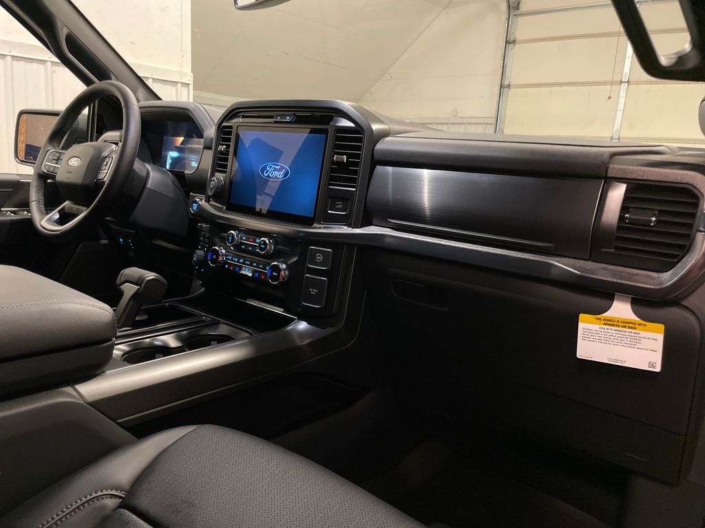 2025 Ford F-150 Lariat photo 21