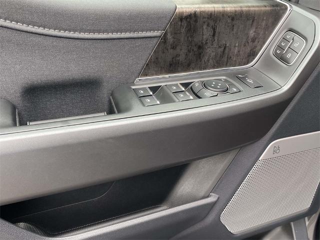 2026 Ford F-250 Lariat photo 12