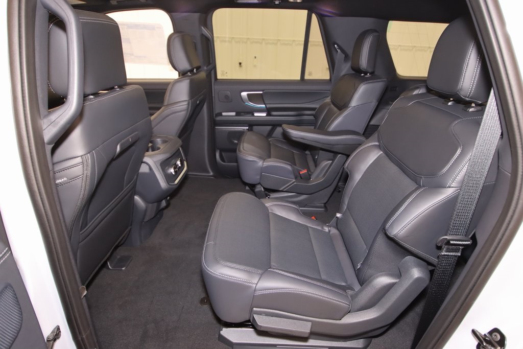 2025 Ford Expedition Platinum photo 13