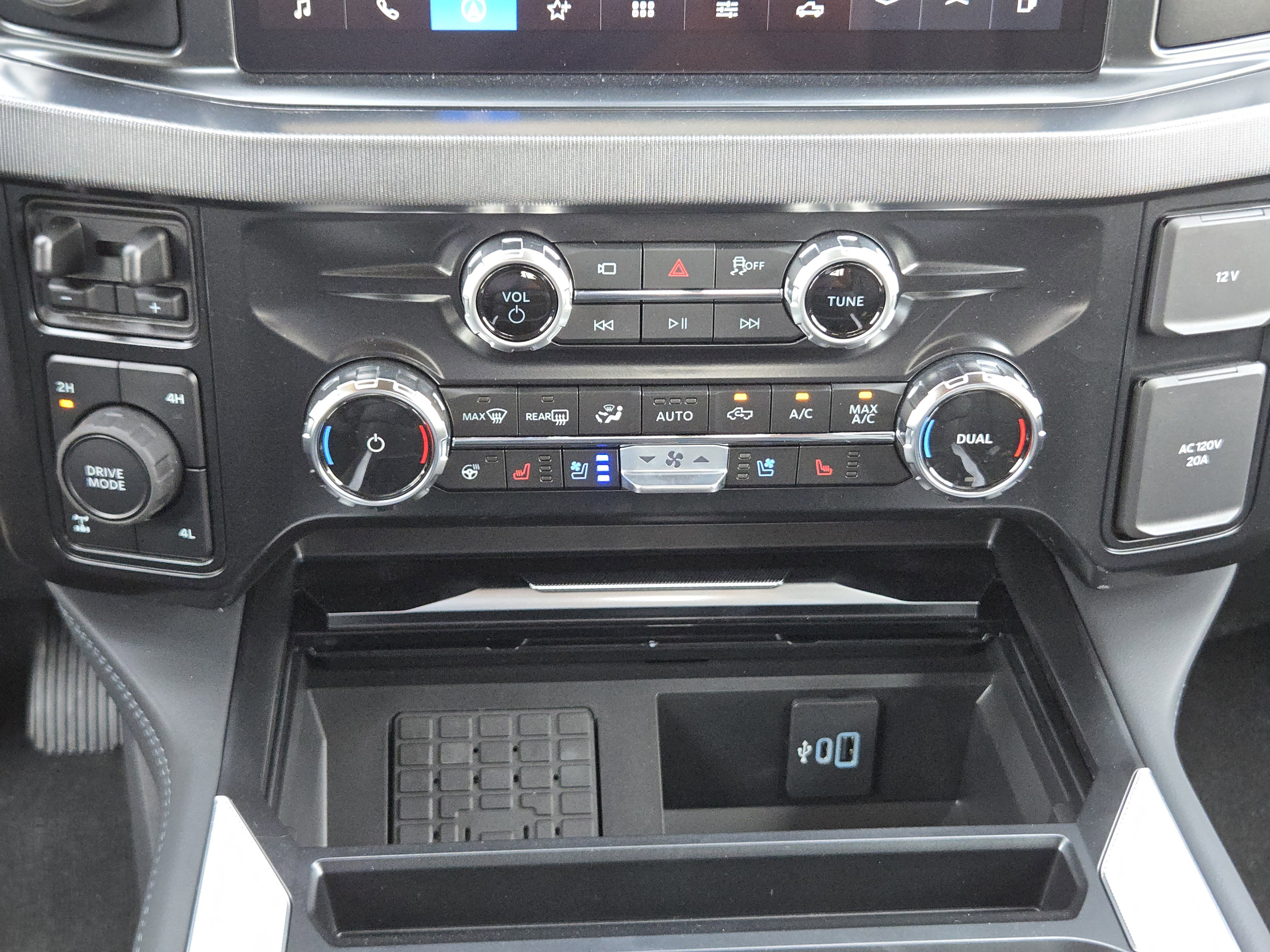 2026 Ford F-250 Platinum photo 14