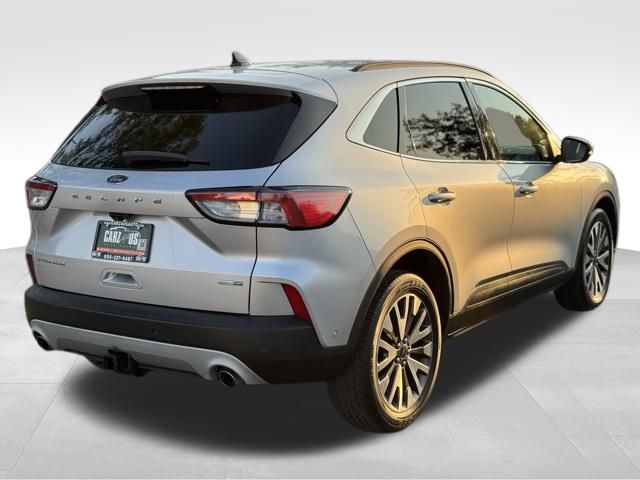 2020 Ford Escape Titanium photo 3
