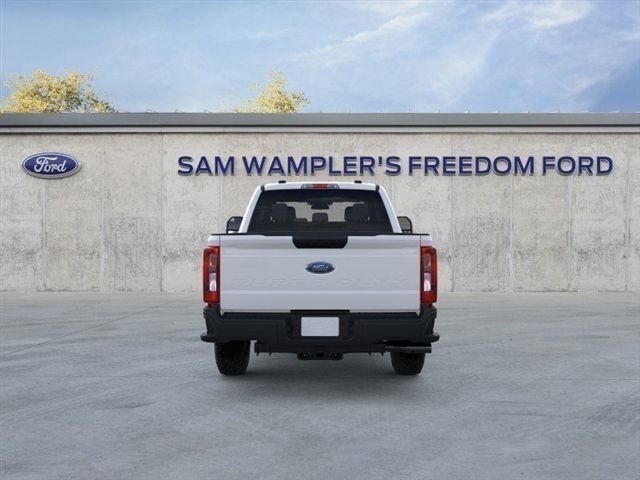 2026 Ford F-350 photo 4