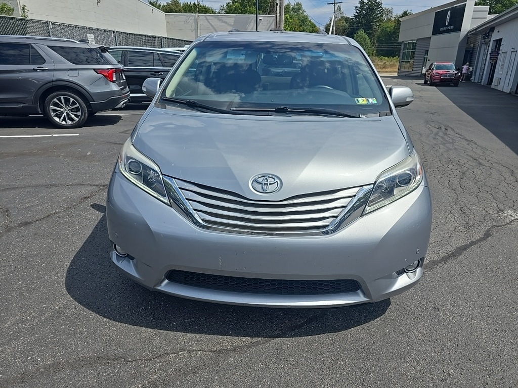 2016 Toyota Sienna Limited Premium photo 11