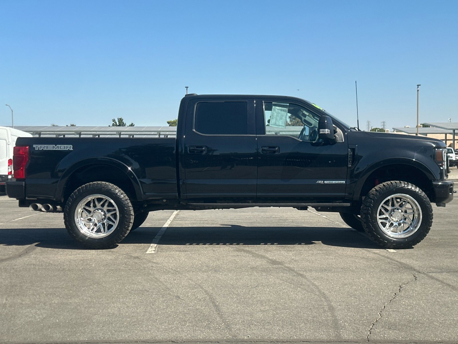 2022 Ford F-250 Lariat photo 2
