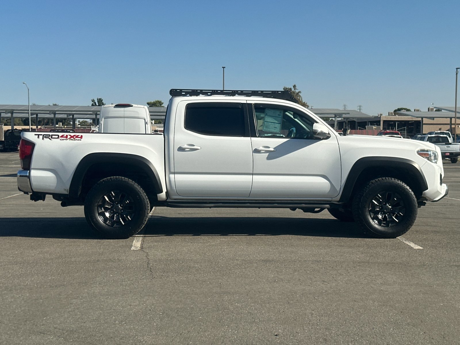 2019 Toyota Tacoma 4x4 TRD photo 2