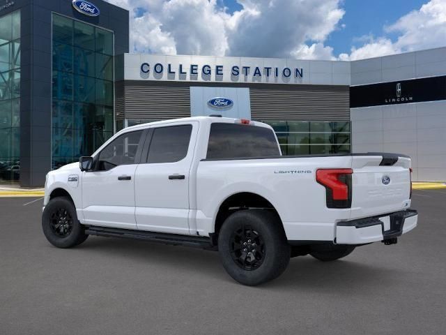 2025 Ford F-150 Lightning XLT photo 3
