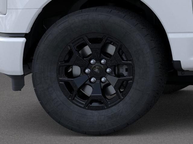 2025 Ford F-150 Lightning XLT photo 17