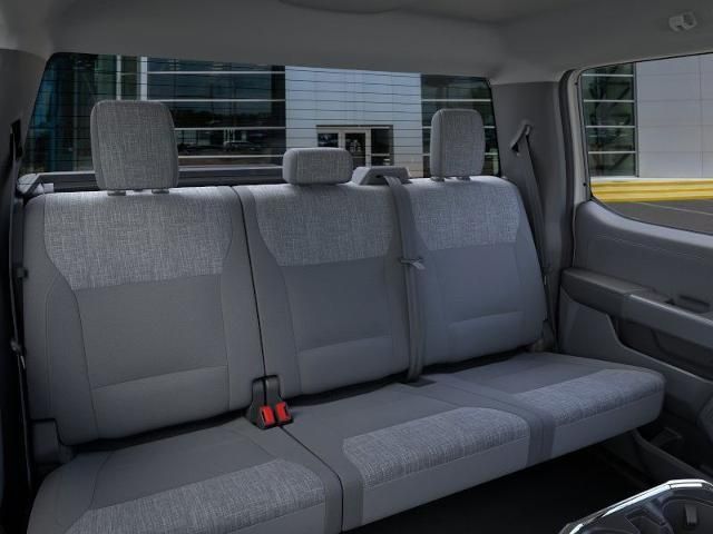2025 Ford F-150 Lightning XLT photo 9