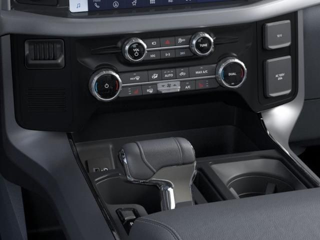 2025 Ford F-150 Lightning XLT photo 13