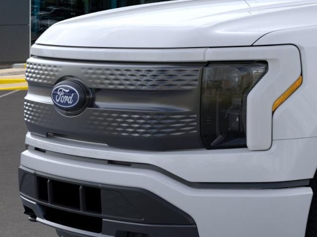 2025 Ford F-150 Lightning XLT photo 15