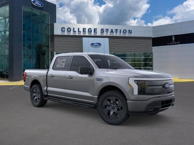 2025 Ford F-150 Lightning photo 6