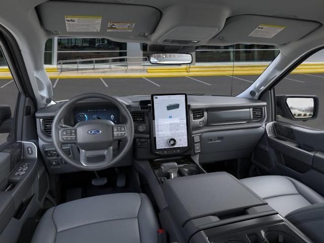 2025 Ford F-150 Lightning photo 8
