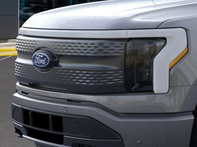 2025 Ford F-150 Lightning photo 16