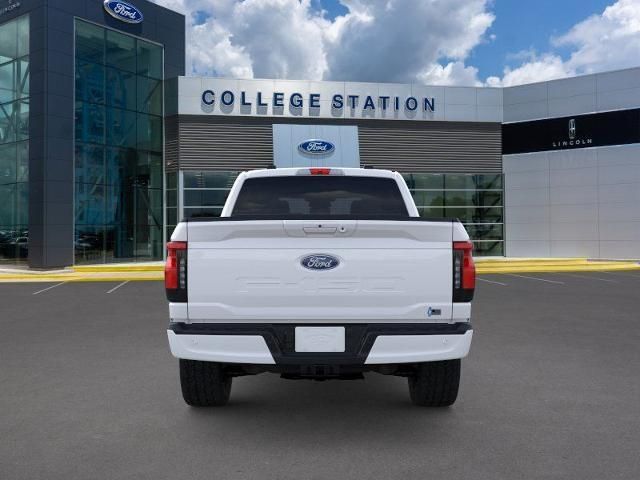 2025 Ford F-150 Lightning photo 4