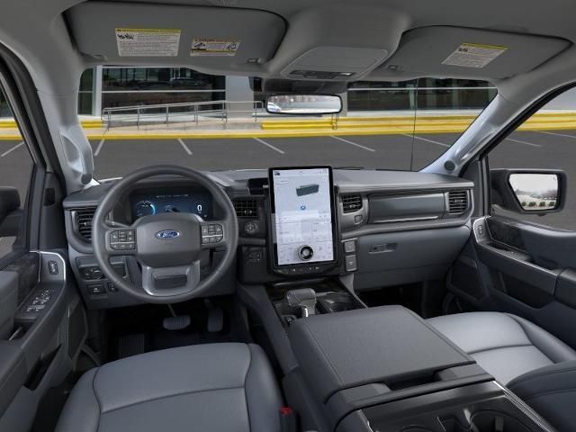 2025 Ford F-150 Lightning photo 8