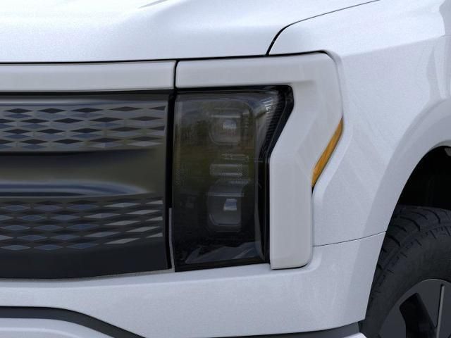 2025 Ford F-150 Lightning photo 17