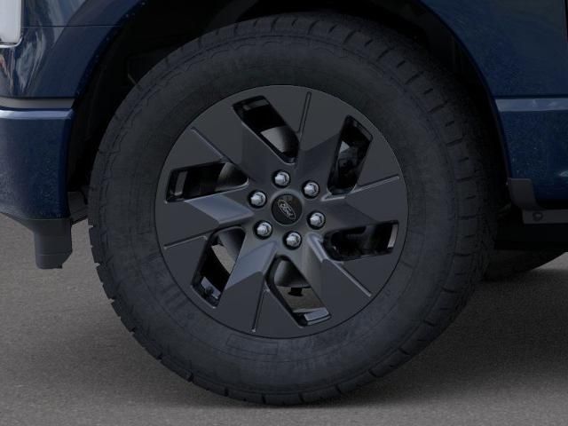 2025 Ford F-150 Lightning photo 18