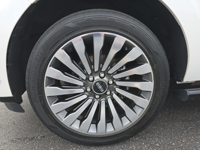 2019 Lincoln Navigator L Reserve photo 8